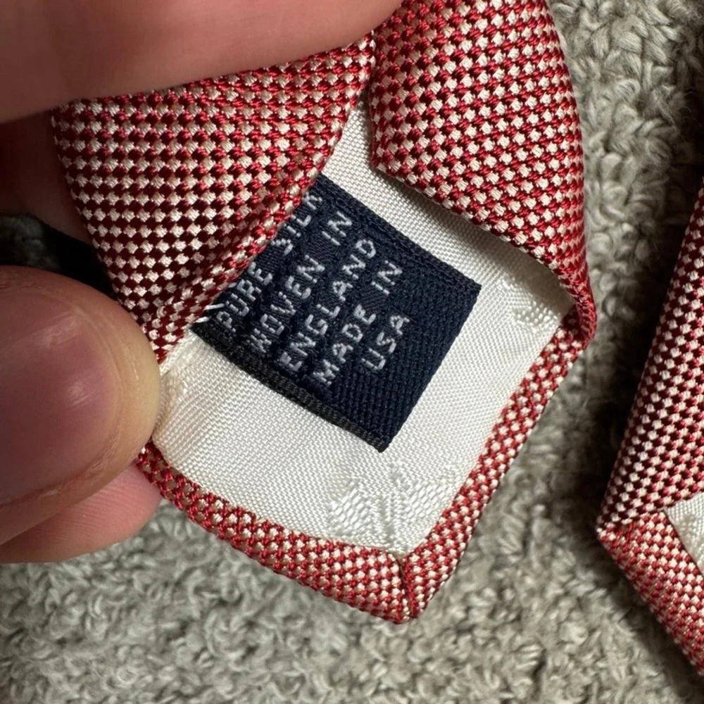 Brooks Brothers Makers Silk Tie Red White Micro Pattern Woven in England 59x3.75